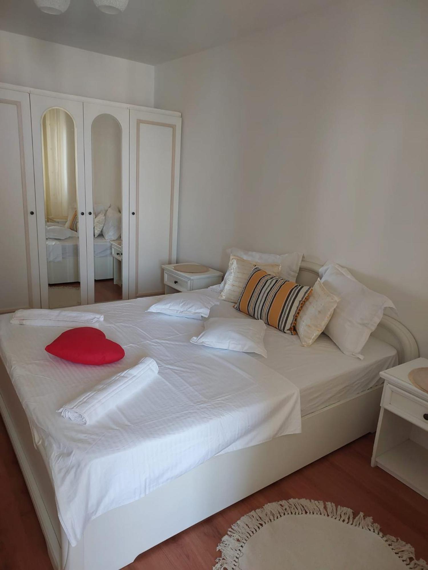Panorama Mega Apartament Pantelimon Bükreş Dış mekan fotoğraf